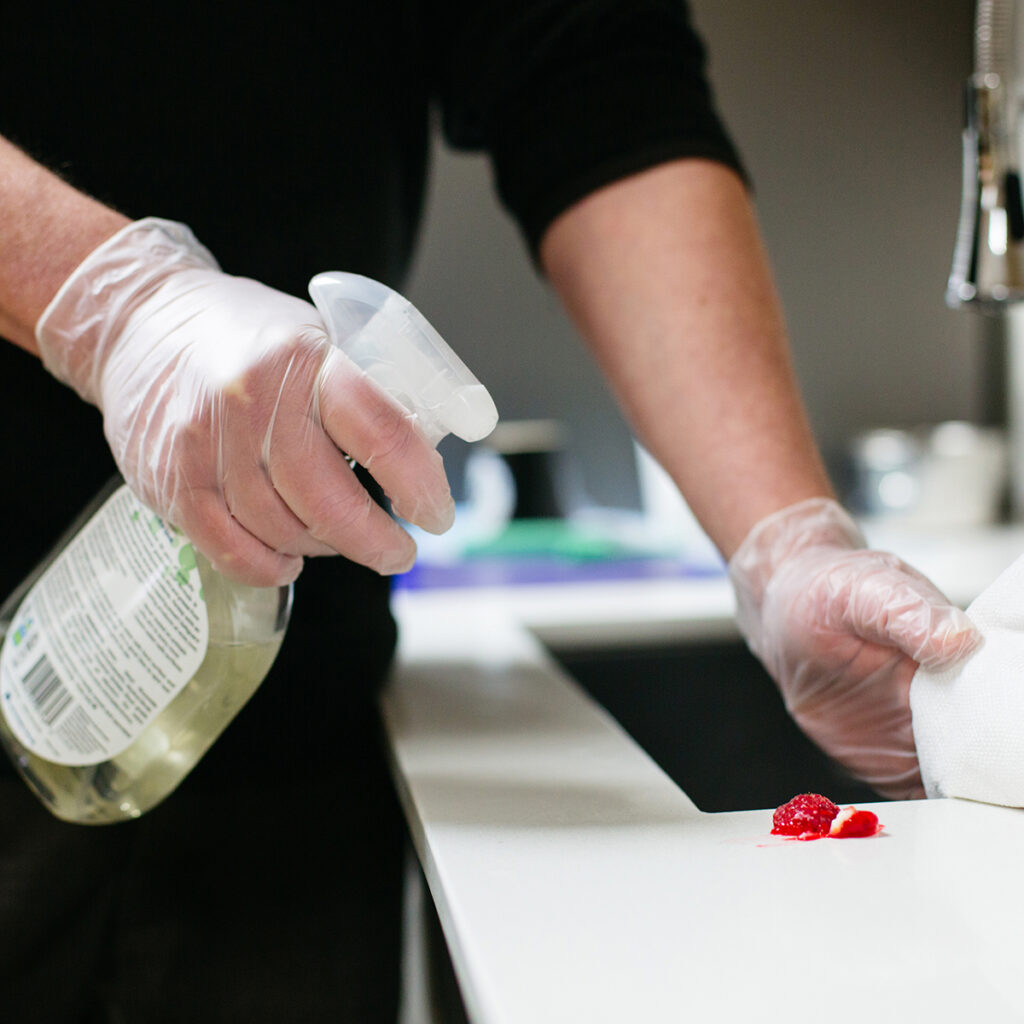 Restaurant Cleanliness Begins With Disposable Gloves and Hand Hygiene